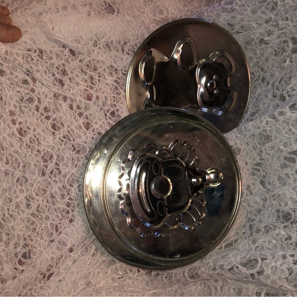 Silver Cake Pan Set with Bear and Clown Designs, spring form pan. - Picture 8 of 8